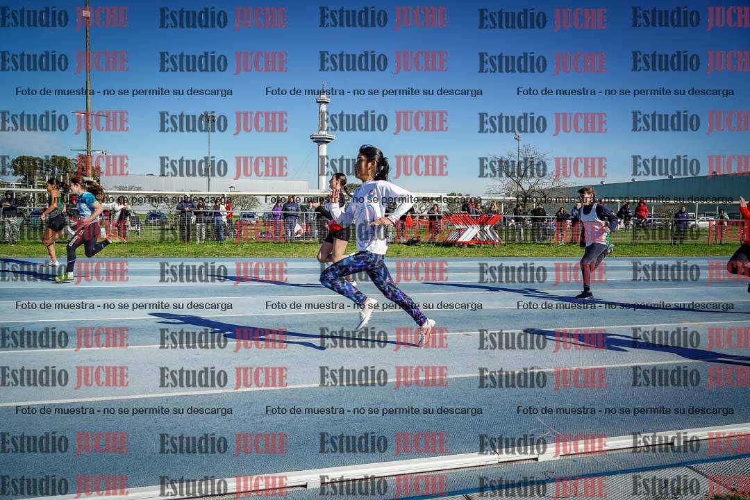 Fotos de los 80 m llanos de mujeres - U14