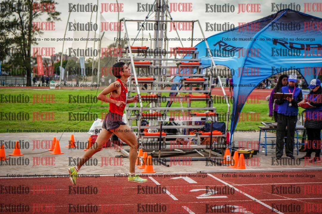 Fotos de los 2000 m con obstáculos de varones