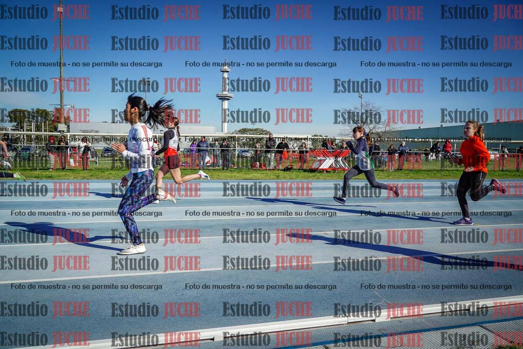 Fotos de los 80 m llanos de mujeres - U14