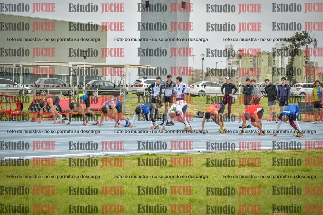 Fotos de los 100 m llanos de varones