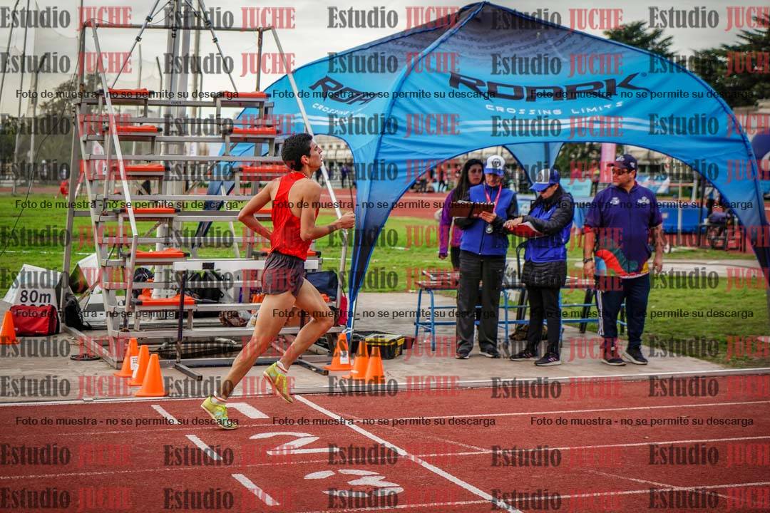 Fotos de los 2000 m con obstáculos de varones