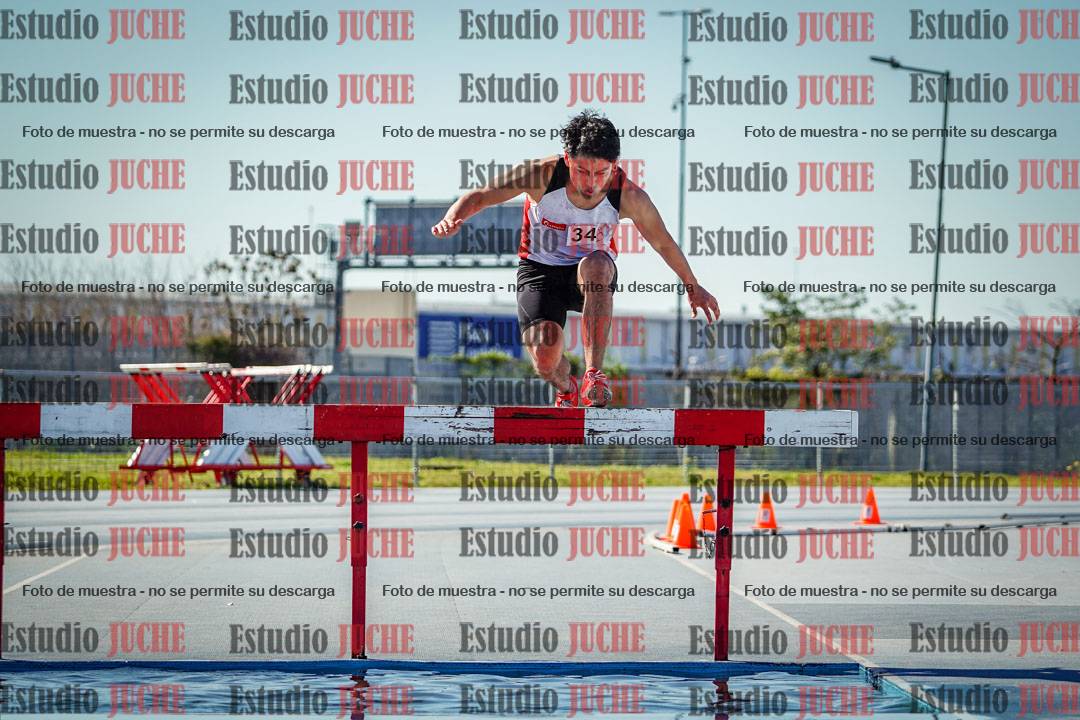 Fotos de los 3000 m con obstáculos de varones