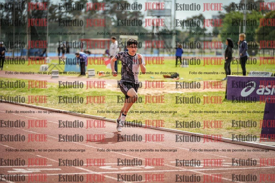 Fotos de los 400 m con vallas de varones