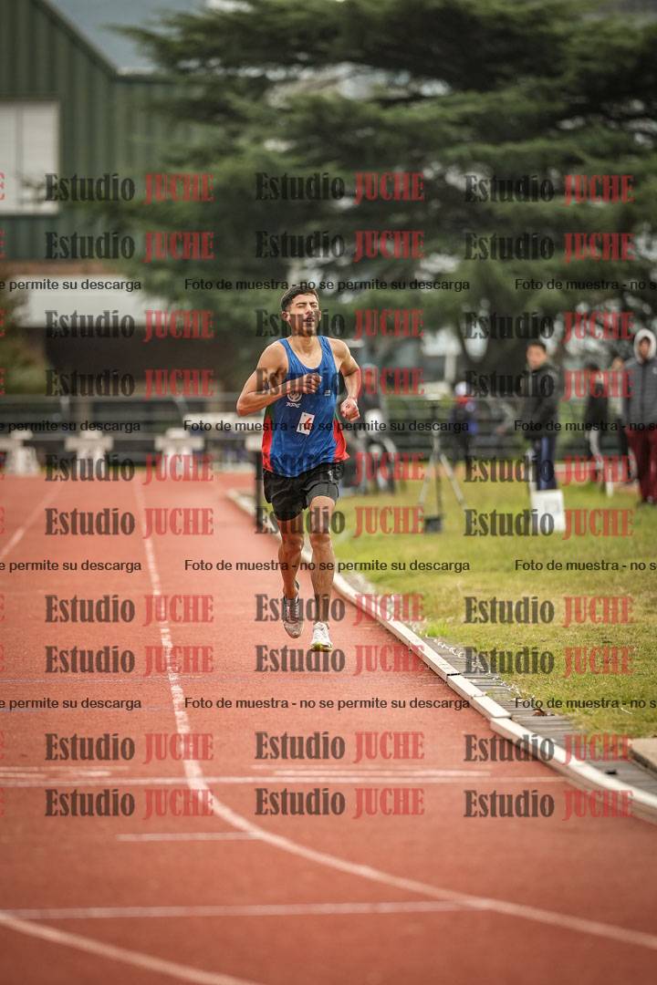 Fotos de los 3000 m con obstáculos de varones