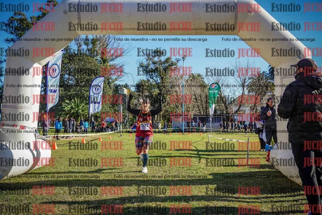 Fotos de la llegada del cross de 4000 m - mujeres