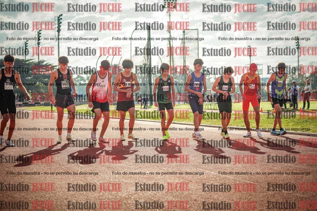 Fotos de los 2000 m con obstáculos de varones