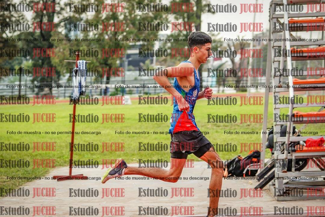 Fotos de los 3000 m con obstáculos de varones
