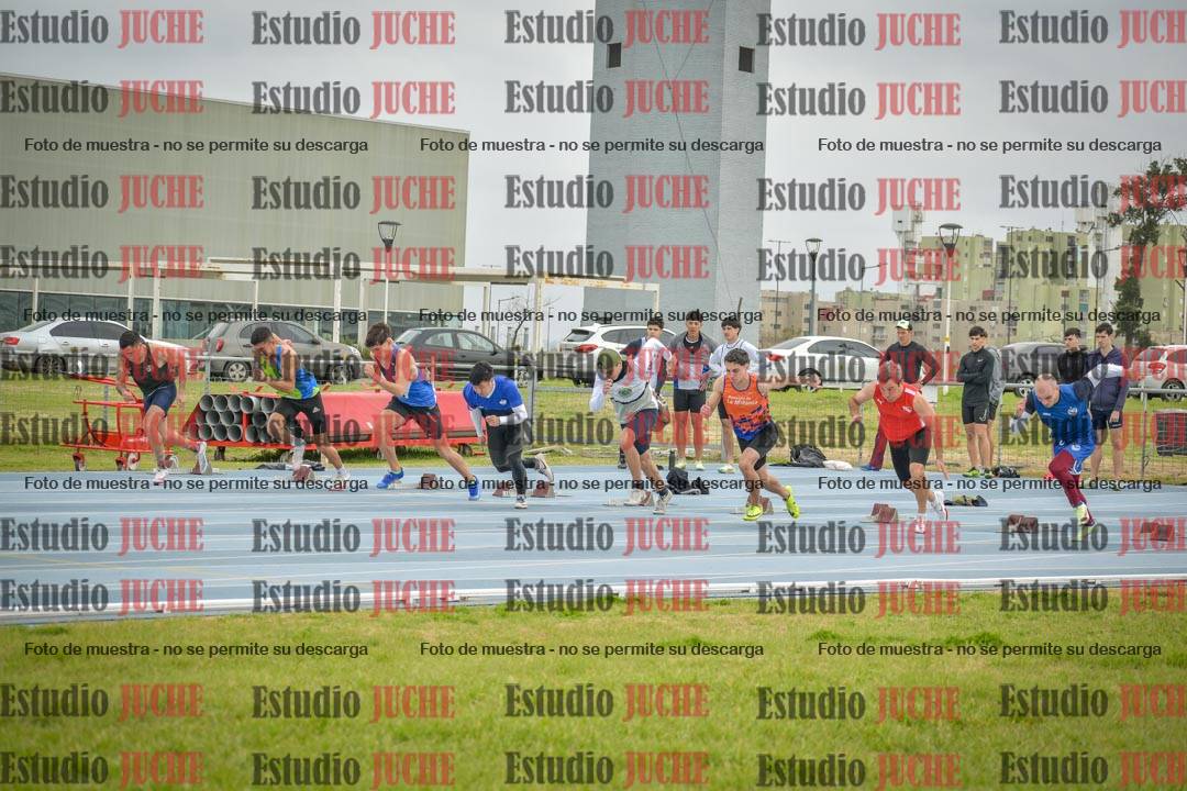 Fotos de los 100 m llanos de varones