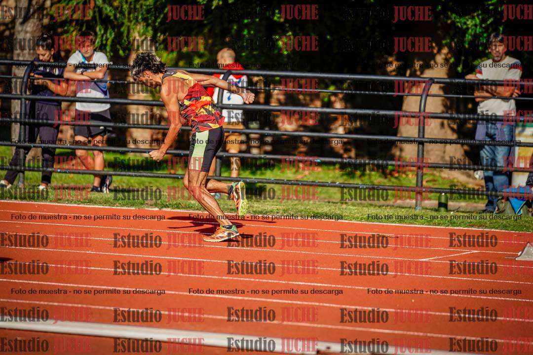 Fotos de los 400 m con vallas de varones