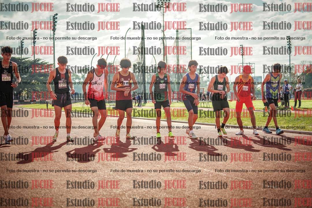 Fotos de los 2000 m con obstáculos de varones