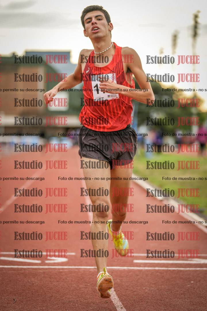 Fotos de los 2000 m con obstáculos de varones
