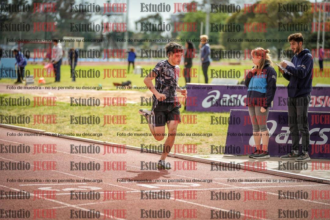 Fotos de los 400 m con vallas de varones