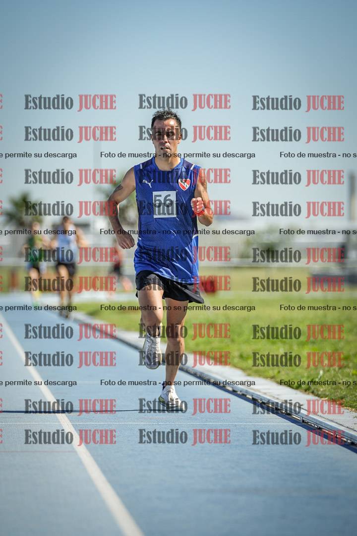 Fotos de los 5000 m de mujeres y varones - serie 1