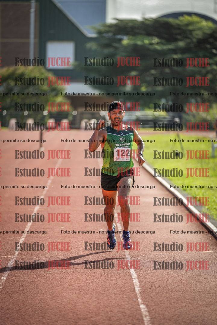 Fotos de los 3000 m con obstáculos de varones