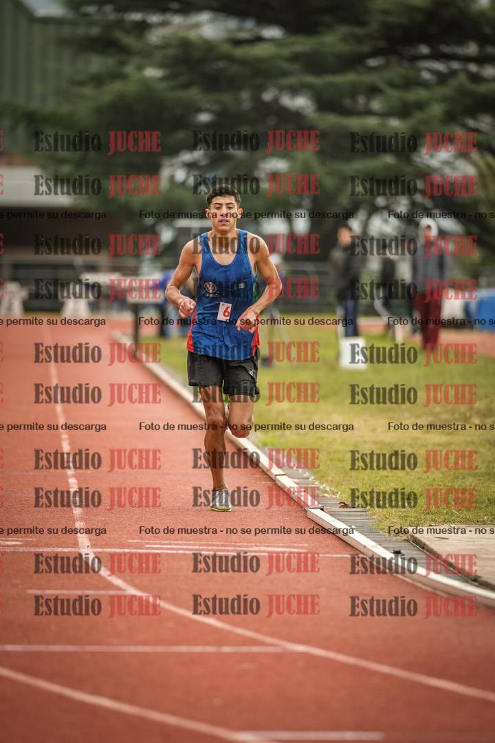 Fotos de los 3000 m con obstáculos de varones
