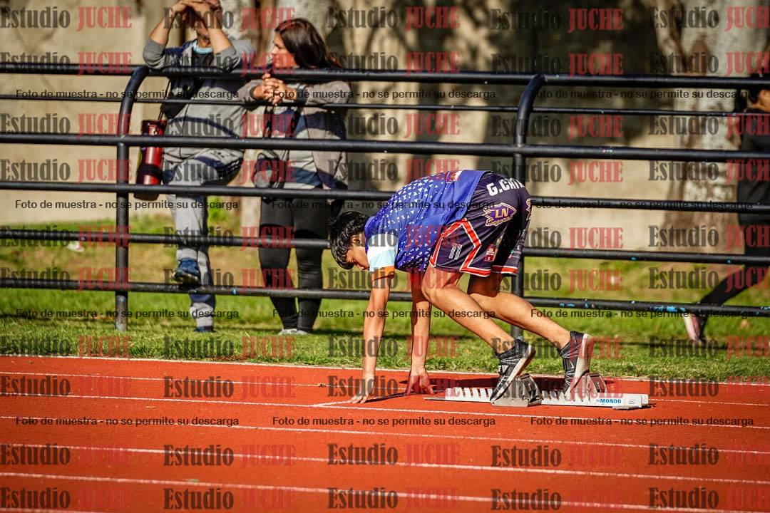 Fotos de los 400 m con vallas de varones