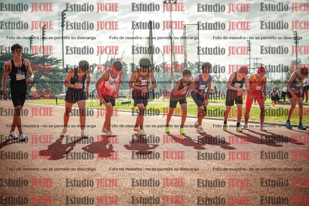 Fotos de los 2000 m con obstáculos de varones