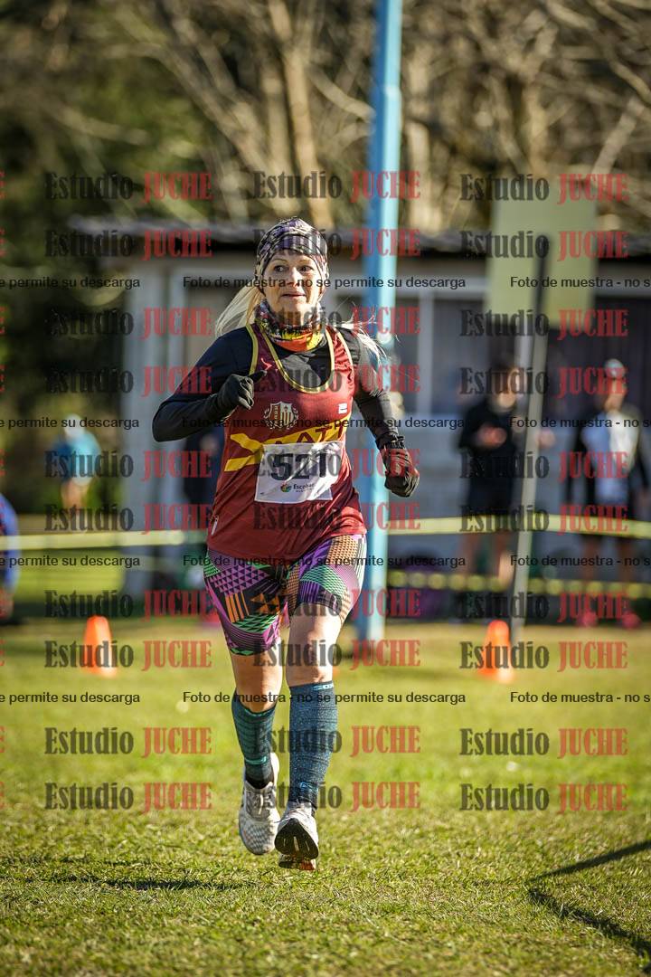 Fotos de la llegada del cross de 4000 m - mujeres