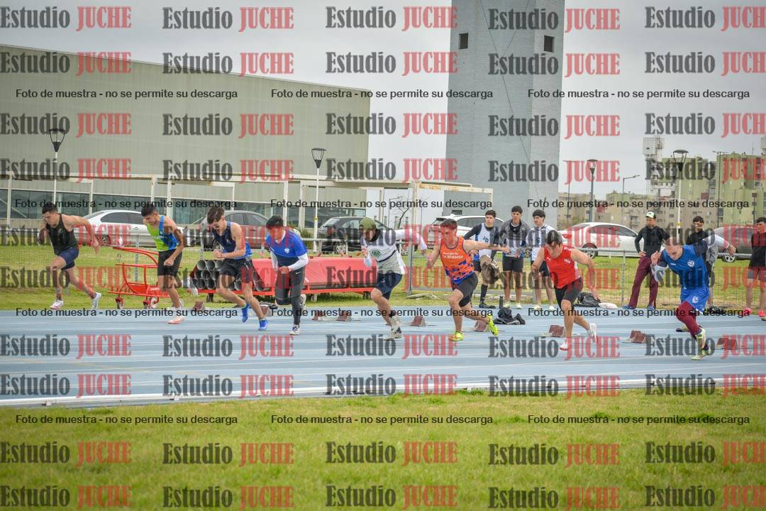 Fotos de los 100 m llanos de varones