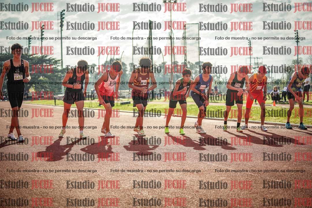 Fotos de los 2000 m con obstáculos de varones