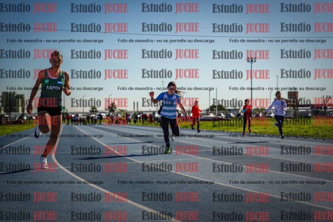 Fotos de los 80 m llanos de mujeres - U14