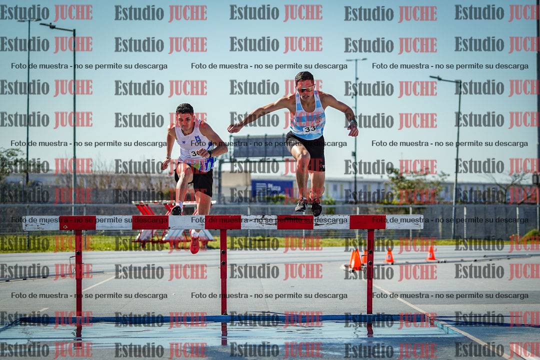 Fotos de los 3000 m con obstáculos de varones