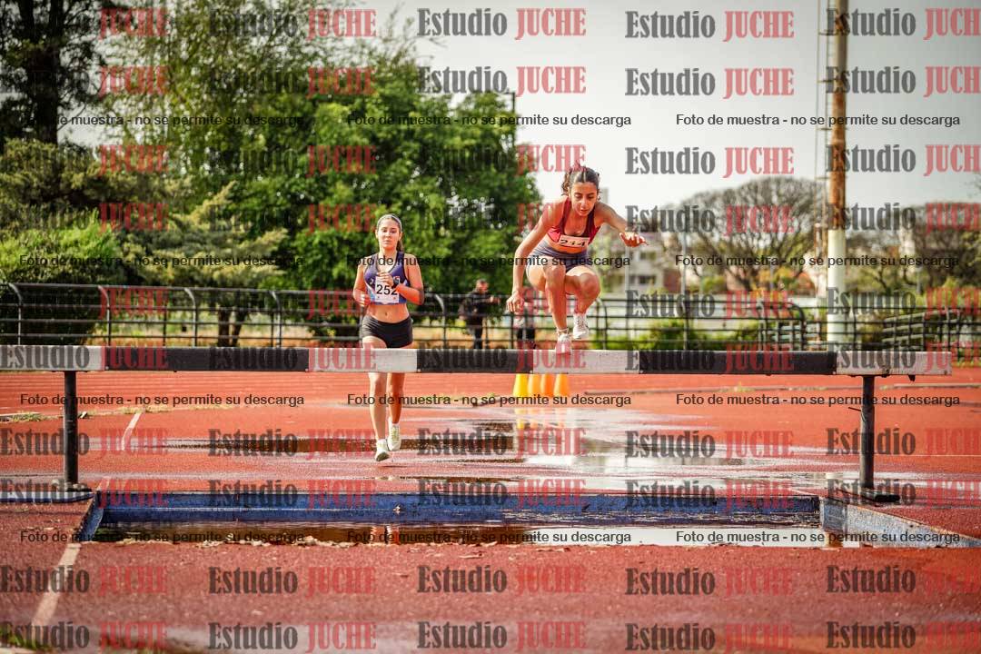 Fotos de los 1500 m con obstáculos de mujeres
