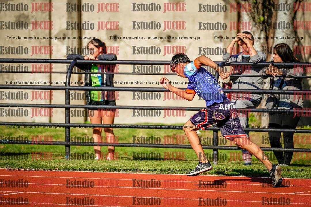 Fotos de los 400 m con vallas de varones