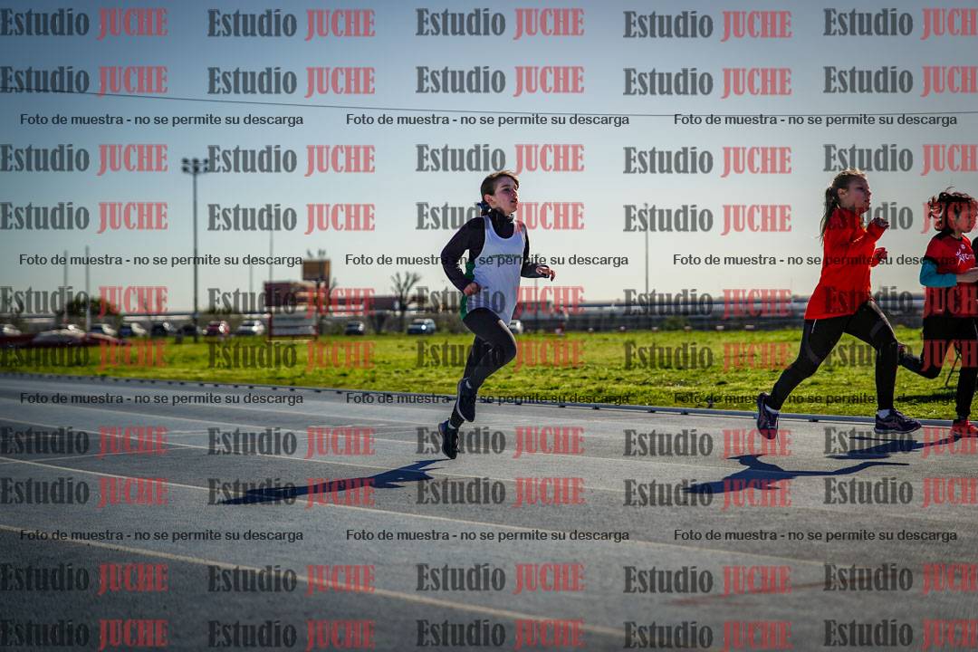 Fotos de los 80 m llanos de mujeres - U14