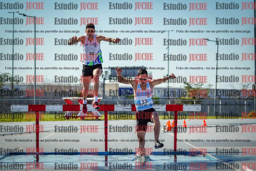 Fotos de los 3000 m con obstáculos de varones