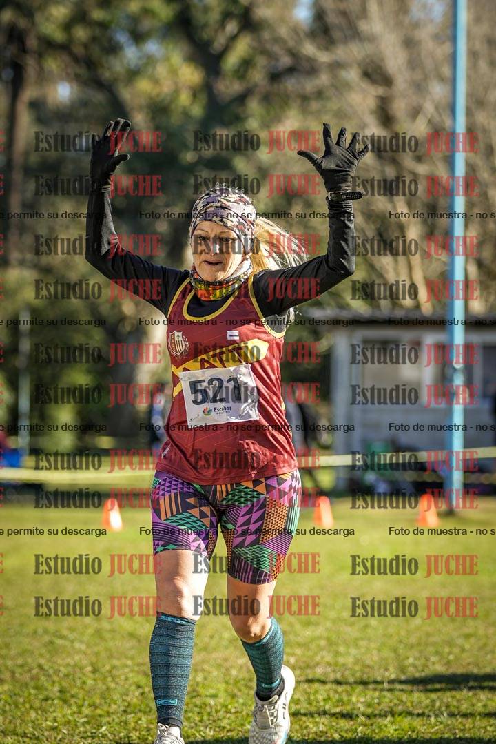 Fotos de la llegada del cross de 4000 m - mujeres