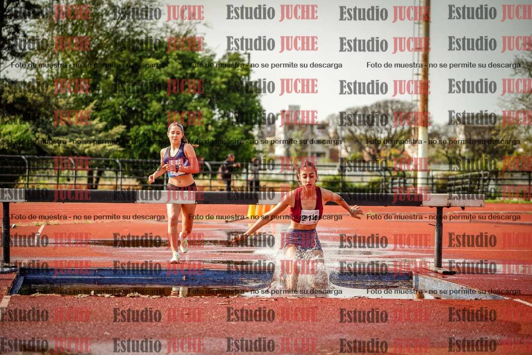Fotos de los 1500 m con obstáculos de mujeres