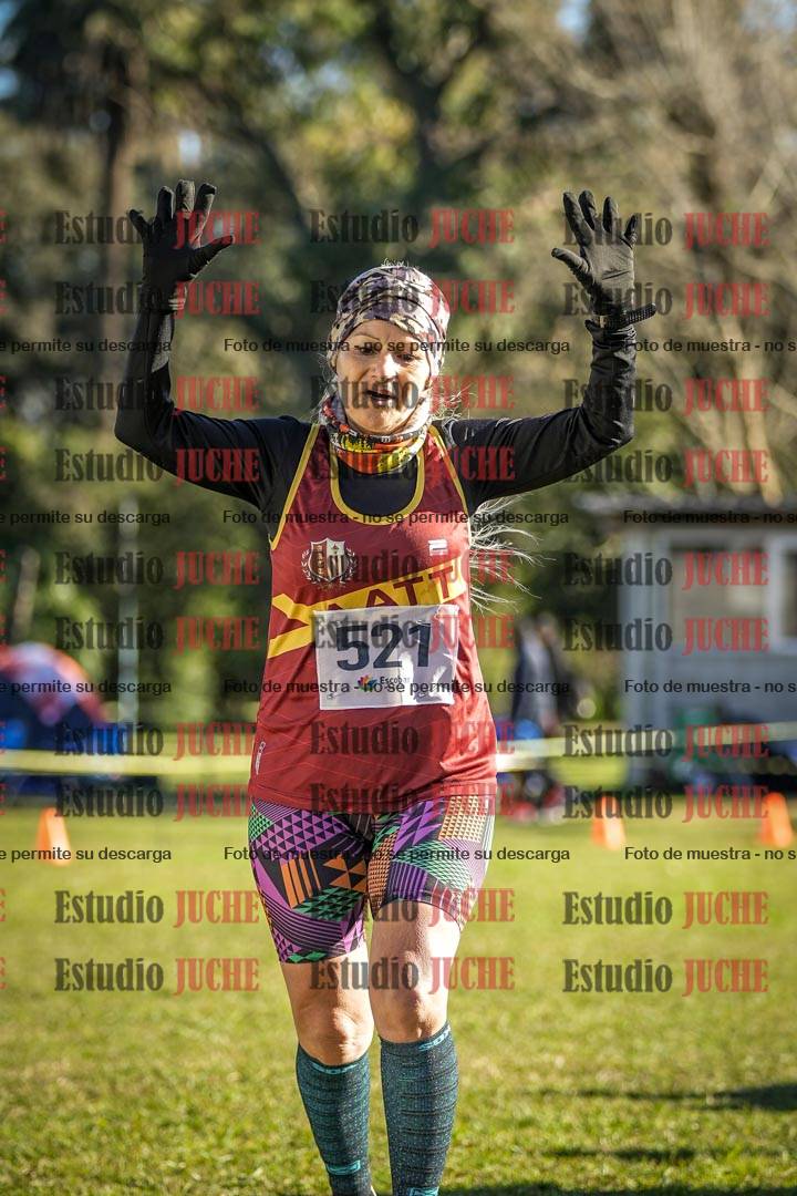 Fotos de la llegada del cross de 4000 m - mujeres