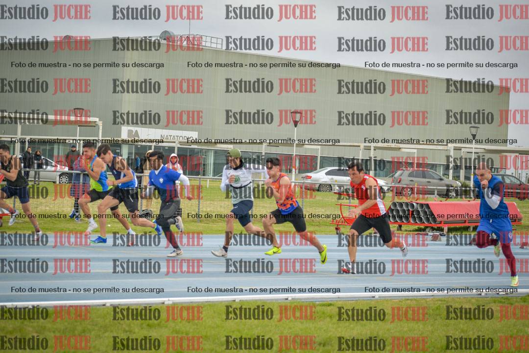 Fotos de los 100 m llanos de varones