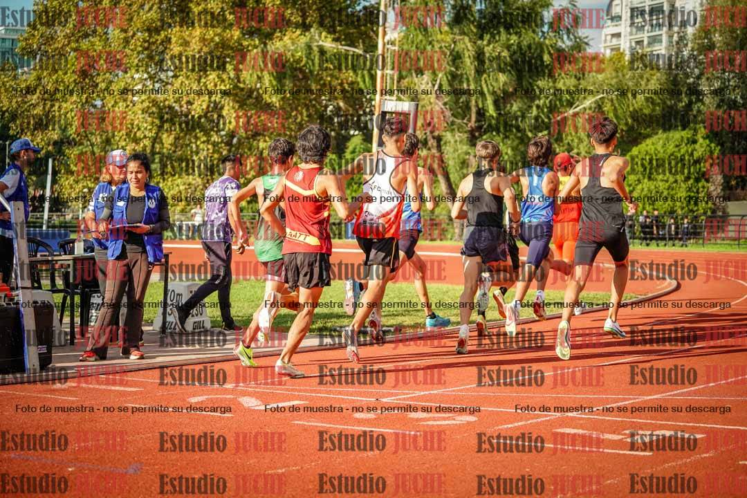 Fotos de los 2000 m con obstáculos de varones