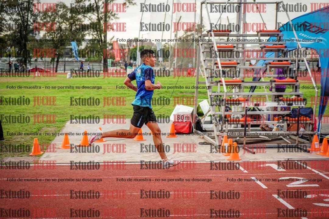 Fotos de los 2000 m con obstáculos de varones