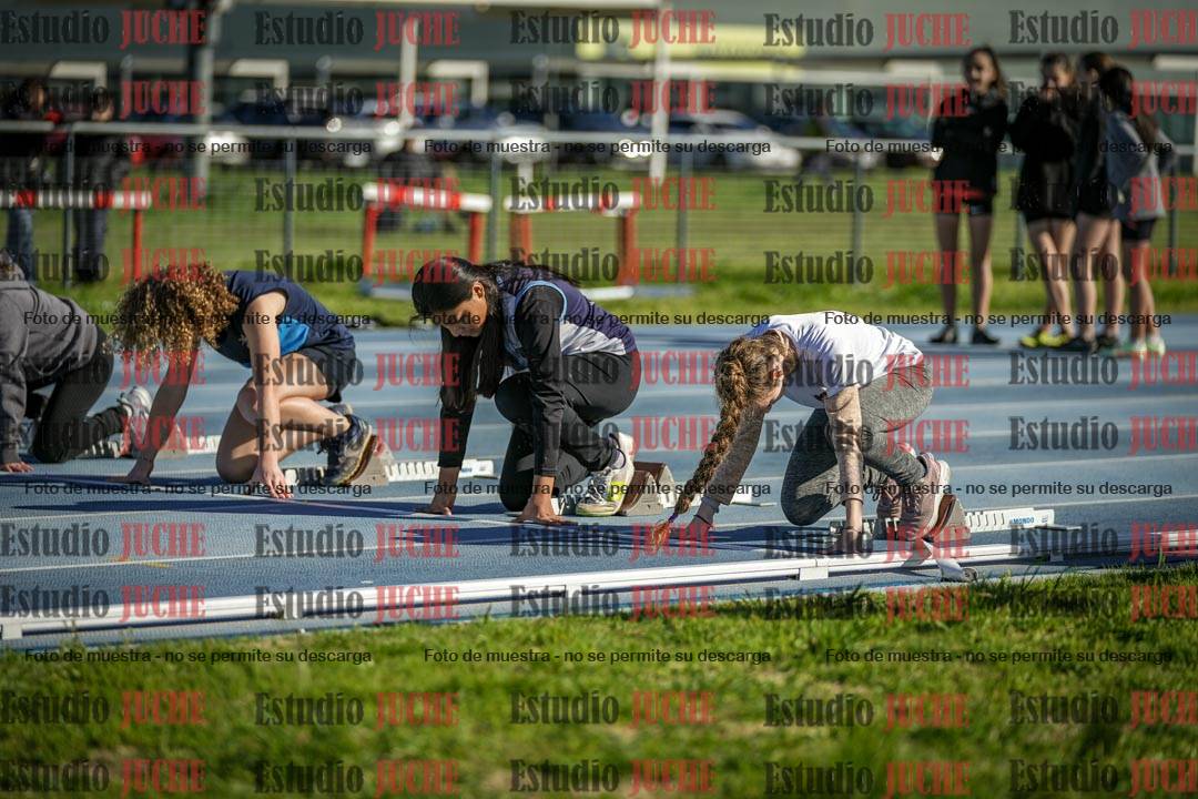 Fotos de los 80 m llanos de mujeres - U14