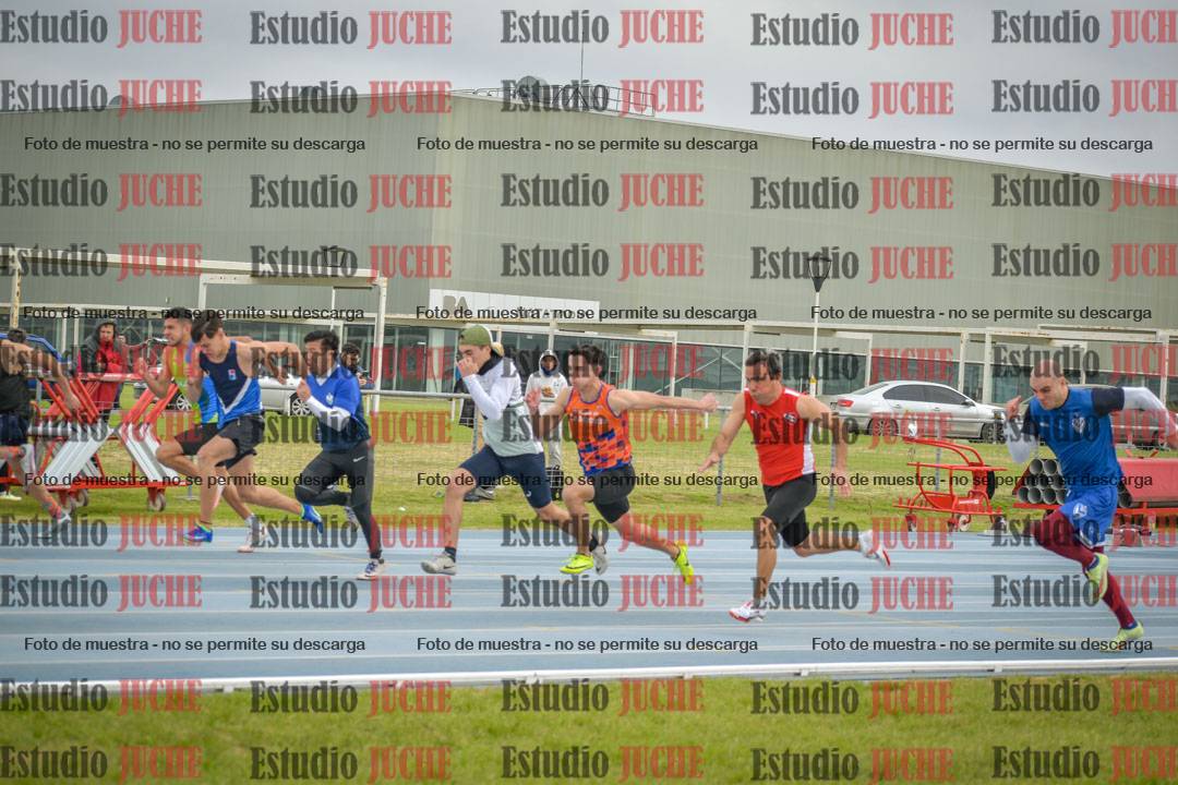 Fotos de los 100 m llanos de varones