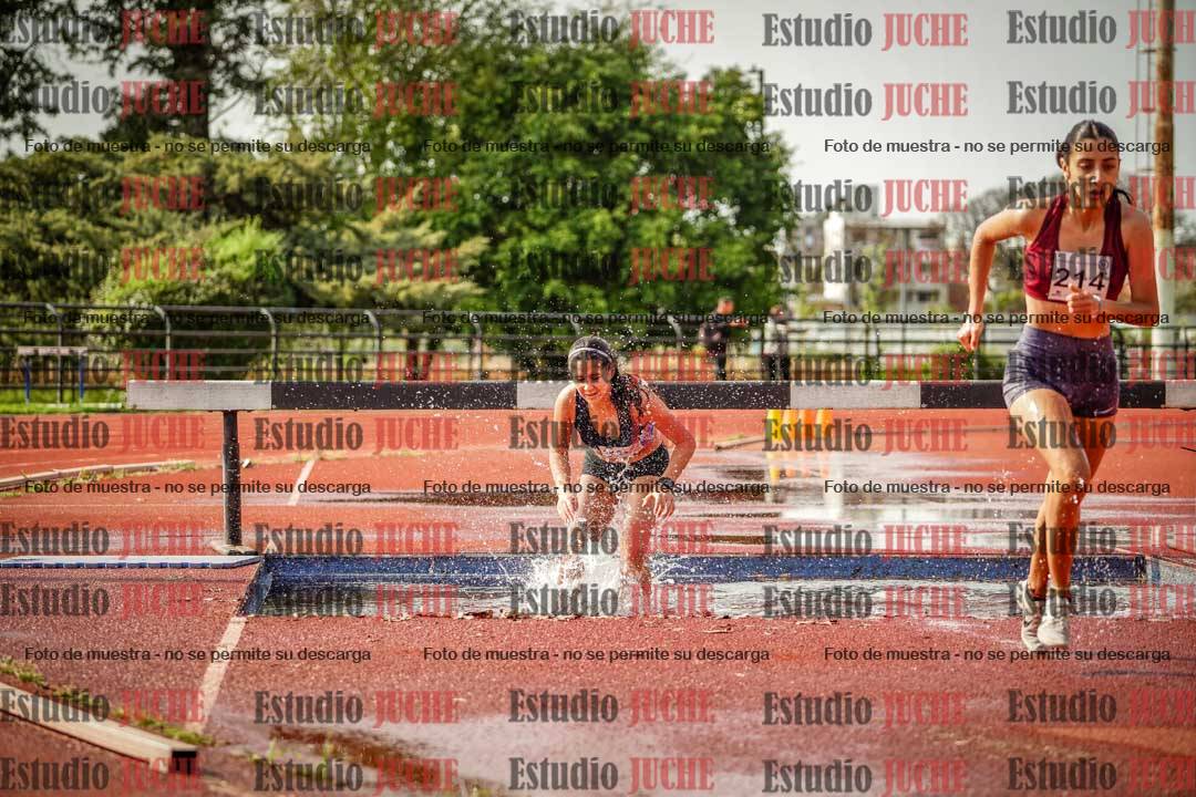 Fotos de los 1500 m con obstáculos de mujeres