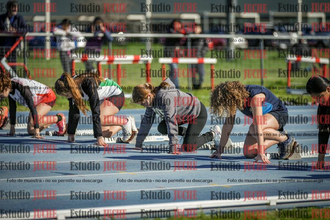 Fotos de los 80 m llanos de mujeres - U14