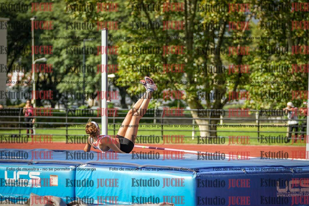 Fotos del salto en alto de mujeres