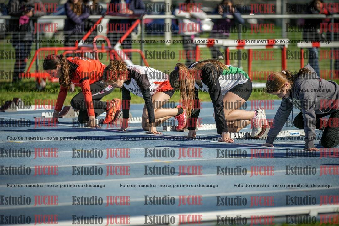 Fotos de los 80 m llanos de mujeres - U14