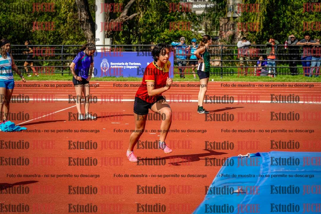 Fotos del salto en alto de mujeres - hexatlón 2