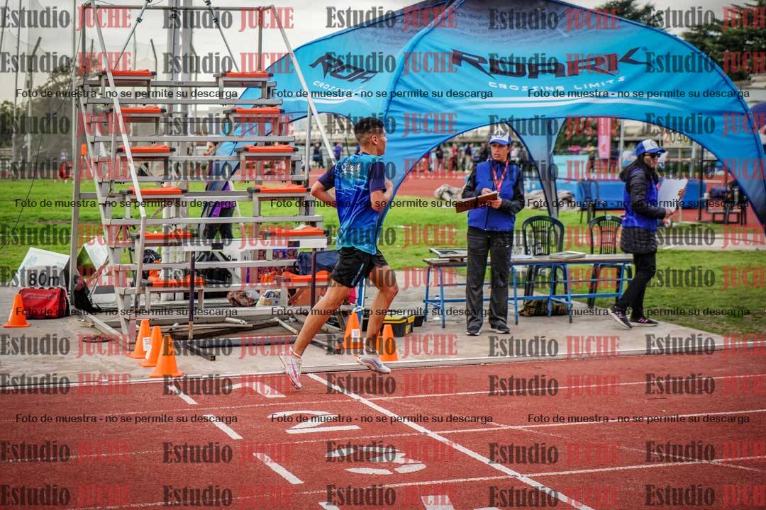 Fotos de los 2000 m con obstáculos de varones