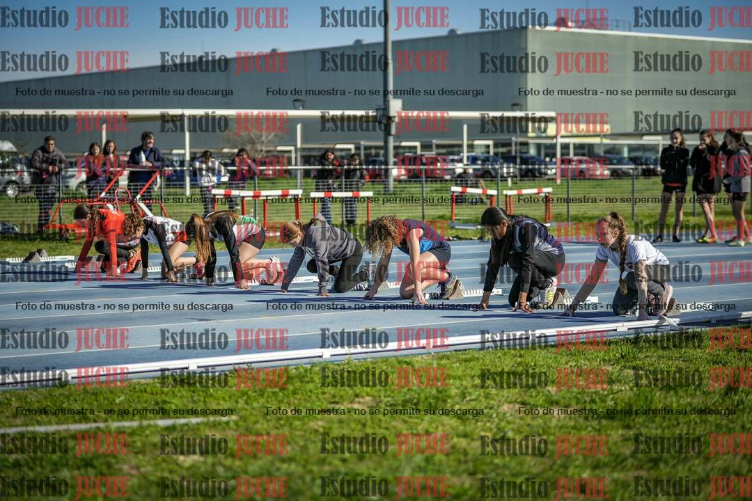 Fotos de los 80 m llanos de mujeres - U14