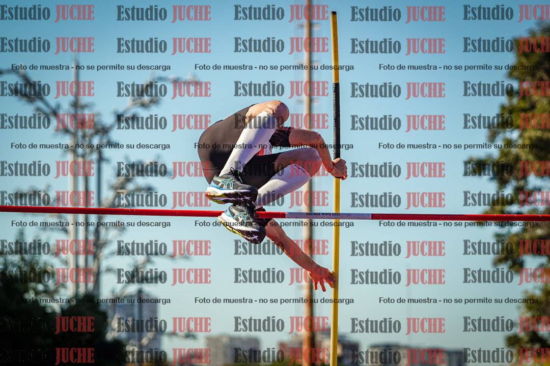 Fotos del salto con garrocha de mujeres y varones