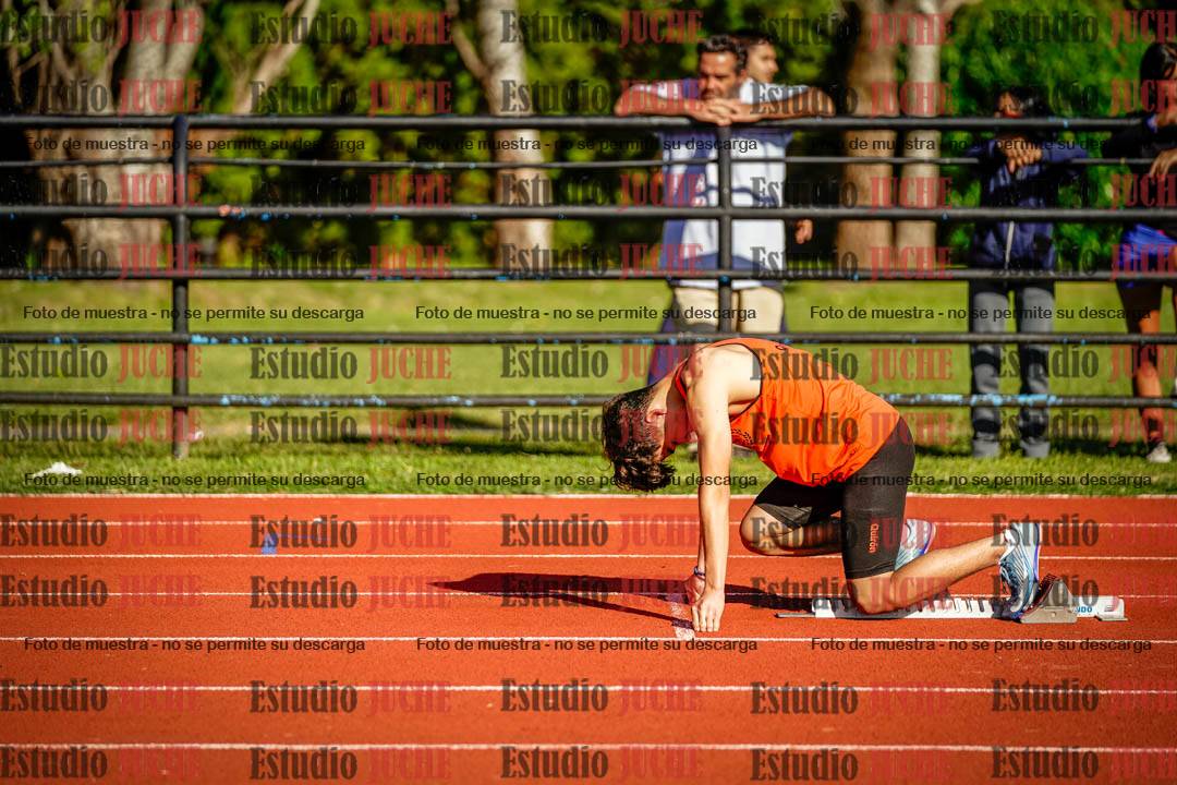 Fotos de los 400 m con vallas de varones