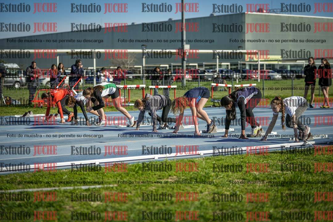 Fotos de los 80 m llanos de mujeres - U14