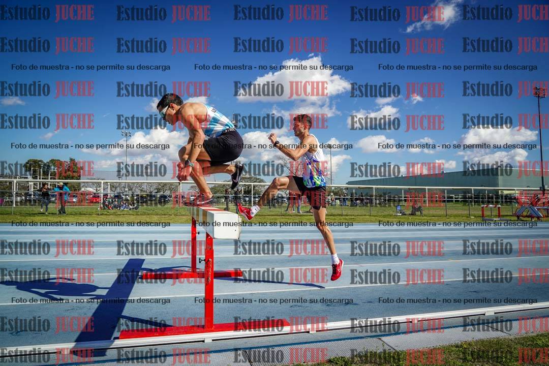 Fotos de los 3000 m con obstáculos de varones
