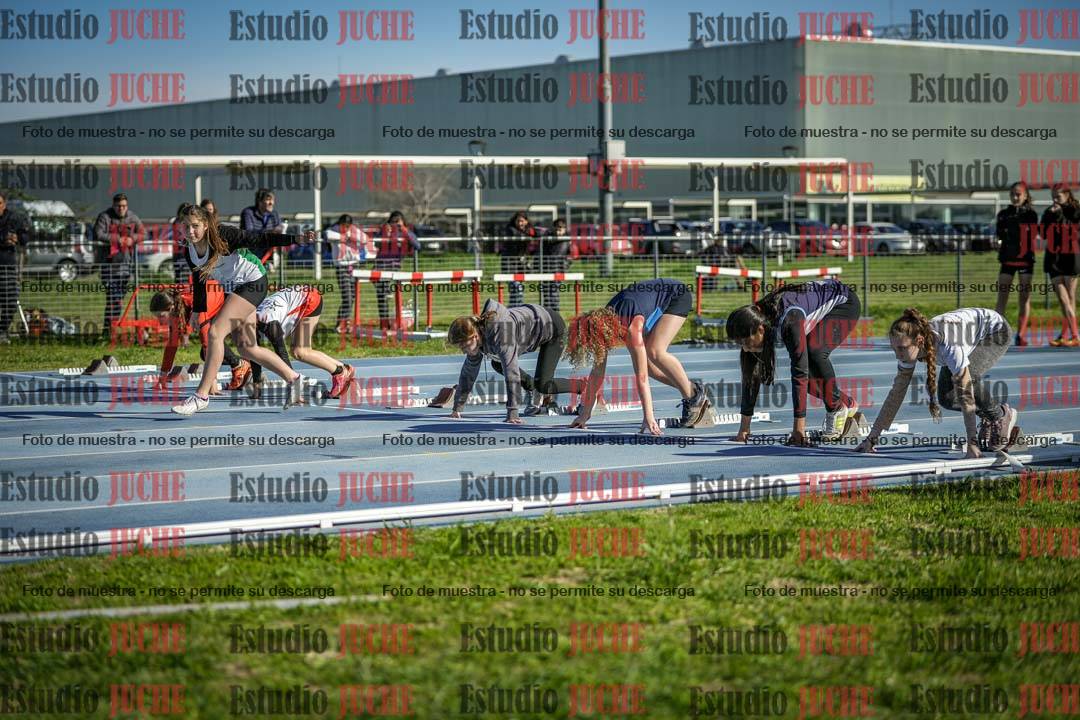 Fotos de los 80 m llanos de mujeres - U14